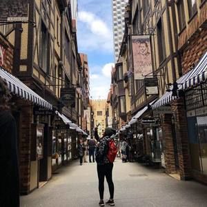 Meet your Posher, Nicky